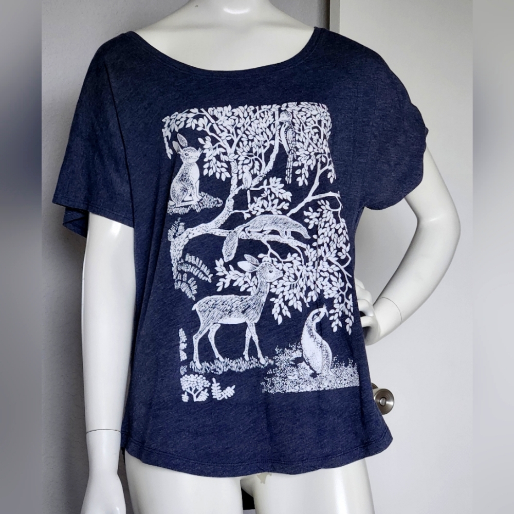 Graphic tee
